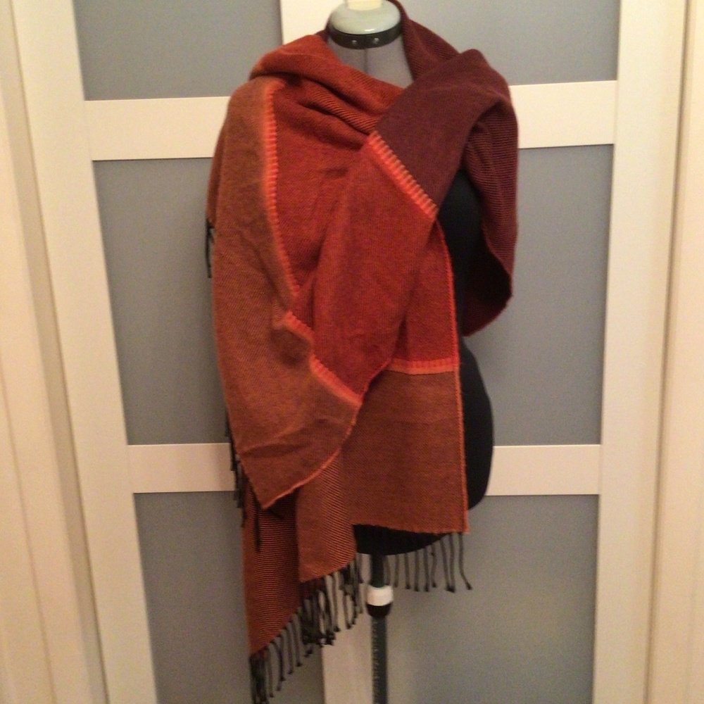 Vintage Primo Filo Italia Wrap Fringe Scarf